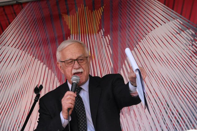 Jan Pietrzak nie zostanie honorowym obywatelem stolicy.