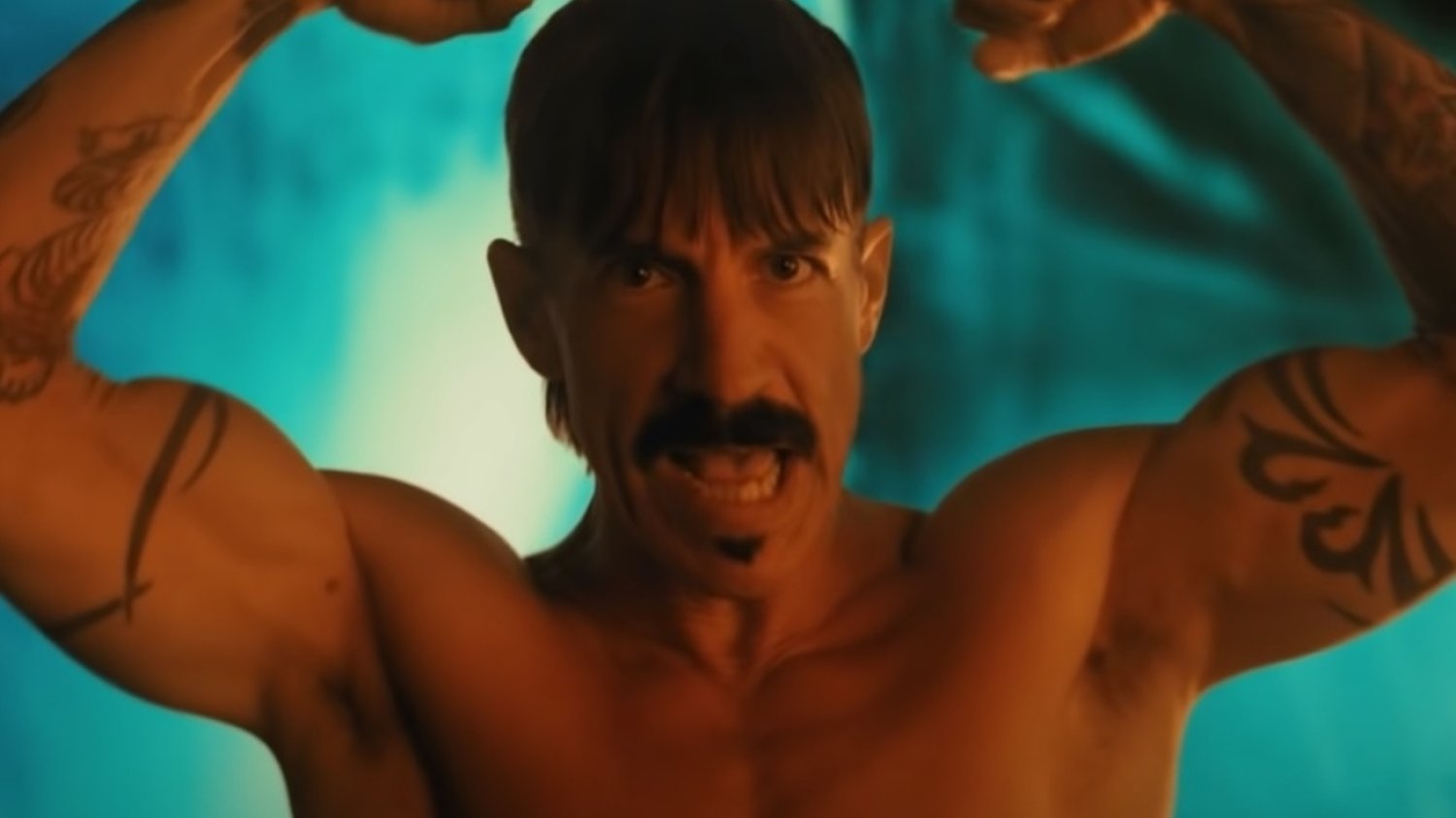 Red Hot Chili Peppers wrócili z nowym kawałkiem i teledyskiem.