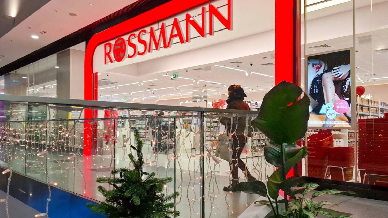 Rossmann – promocja na perfumy CAROLINA HERRERA. Aż 100 zł taniej