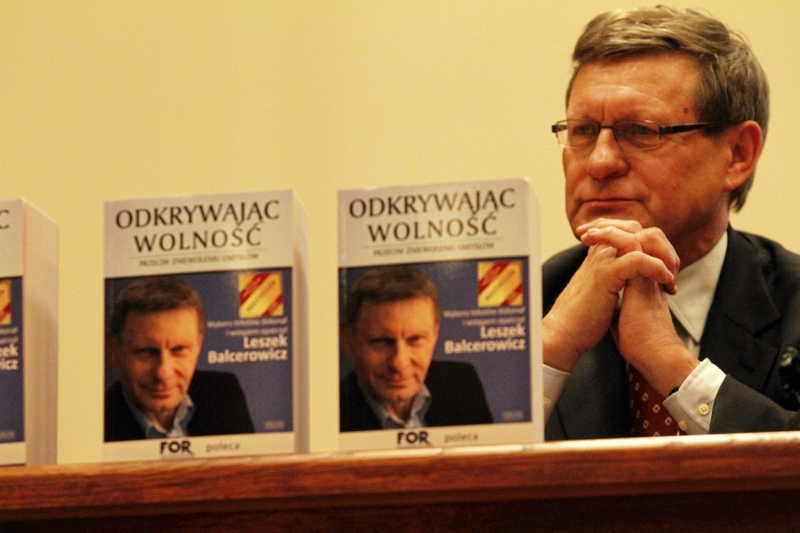 Prof. Leszek Balcerowicz namawia, by bardziej przyglądać się poczynaniom władzy.