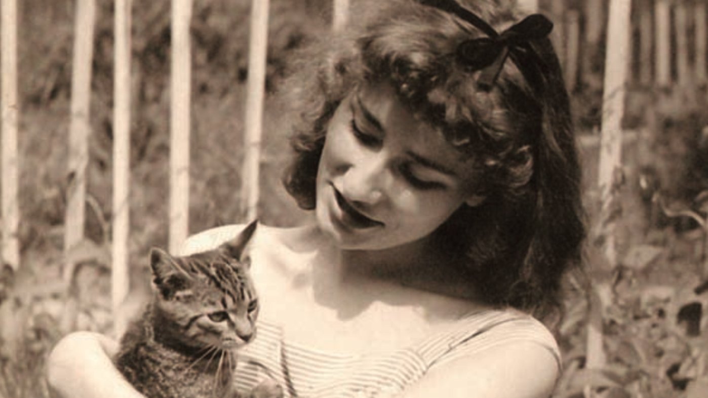 „Kocham życie, przy­jacielu, i na­wet wte­dy, kiedy zra­niło mnie tak bar­dzo, że przez krótką chwilę zap­ragnęłam um­rzeć, na­wet wte­dy nie po­pełniłam zdrady.”