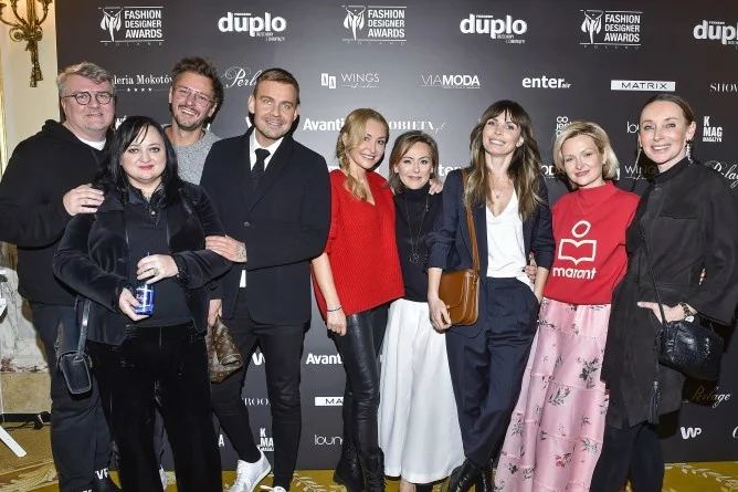 Od lewej: Rafal Michalak, Gosia Baczyńska Mikołaj Komar, Dawid Woliński, Dorota Weka, Joanna Sokołowska-Pronobis, Agnieszka Dygant, Marieta Żukowska i Dorota Williams