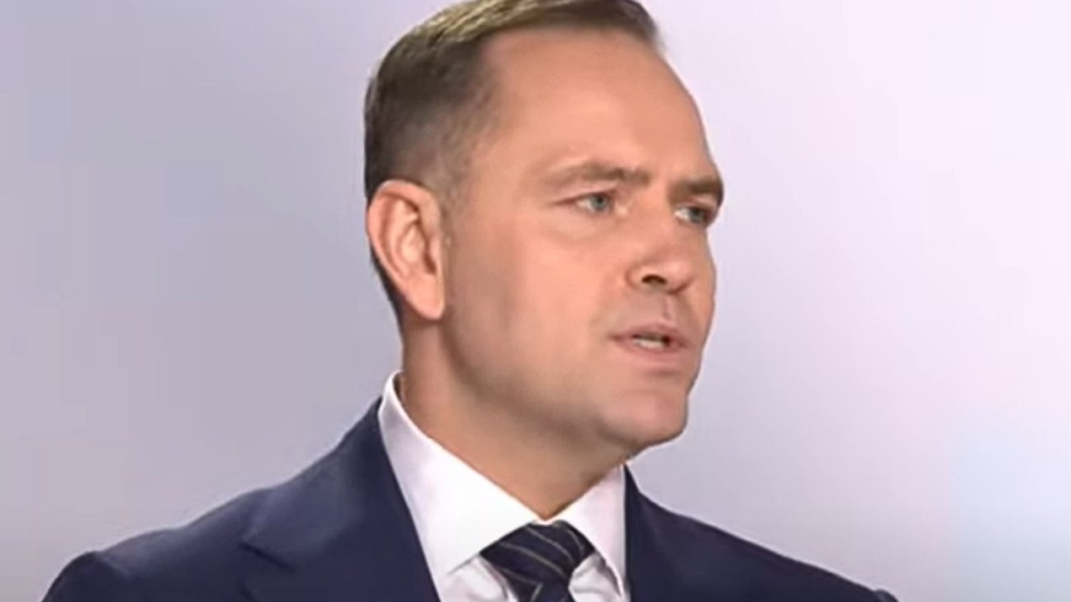 Stanowski zaapelował do Nawrockiego ws. afery mieszkaniowej. Tak zareagował kandydat PiS. Stanowski zapytał Nawrockiego o aferę mieszkaniową. Kandydat PiS milczał.