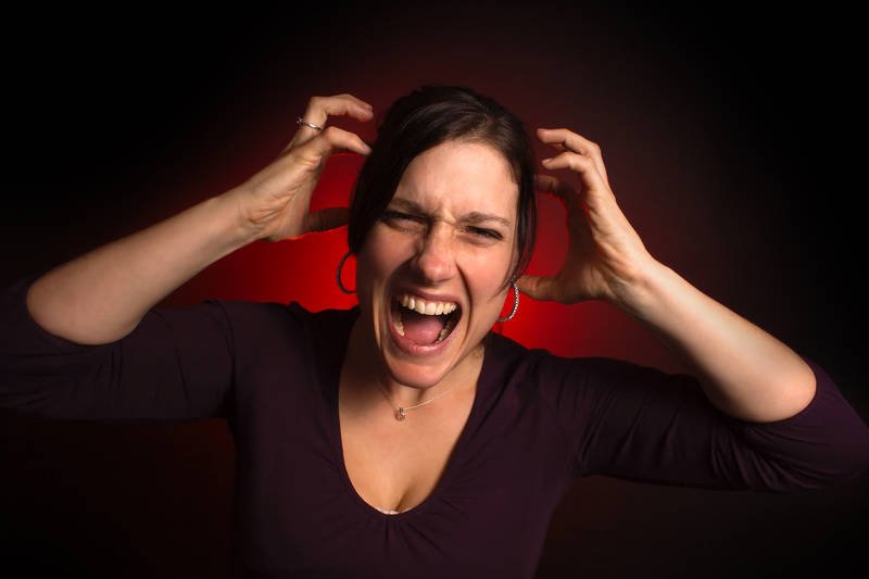 W trakcie PMS hormony szaleją i szybko popadamy w histerie, urządzamy awantury, częściej się denerwujemy