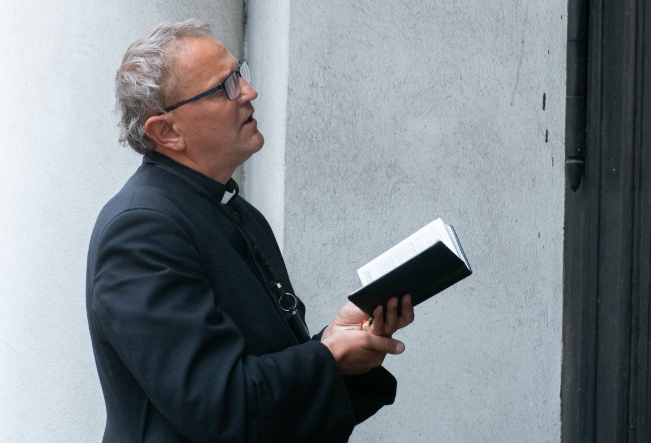 Ksiądz z Poznania skazany za antysemityzm. 30 godzin prac społecznych