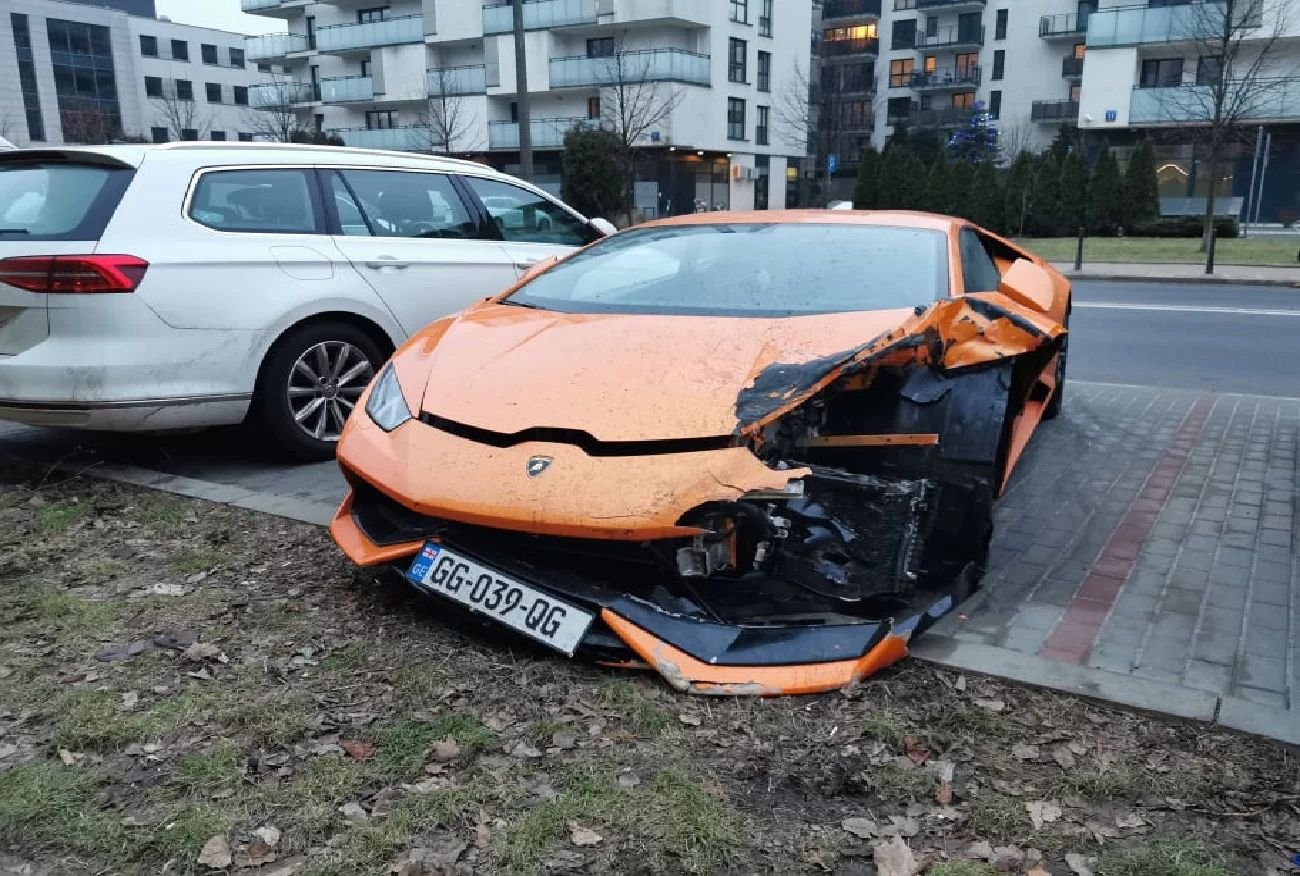 Rozbite Lamborghini Huracan zostało wyremontowane i wystawione na sprzedaż.