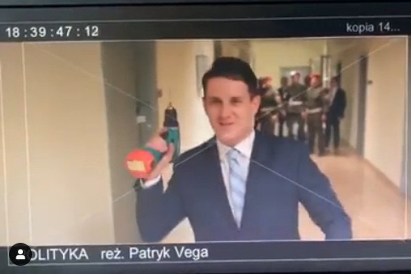 Vega w filmie "Polityka" pokazał, jak Misiewicz włamał się do Centrum Eksperckiego Kontrwywiadu NATO.