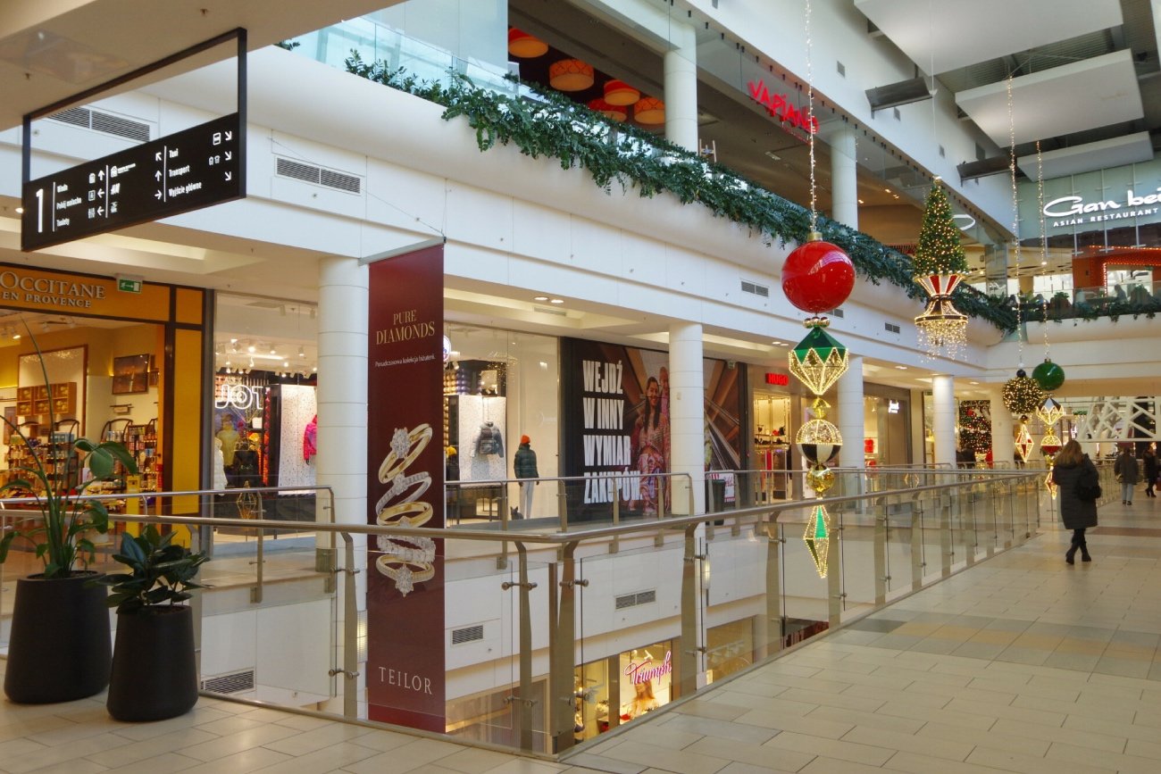 Napad na jubilera w Warszawie. Skradziono cenną biżuterię.