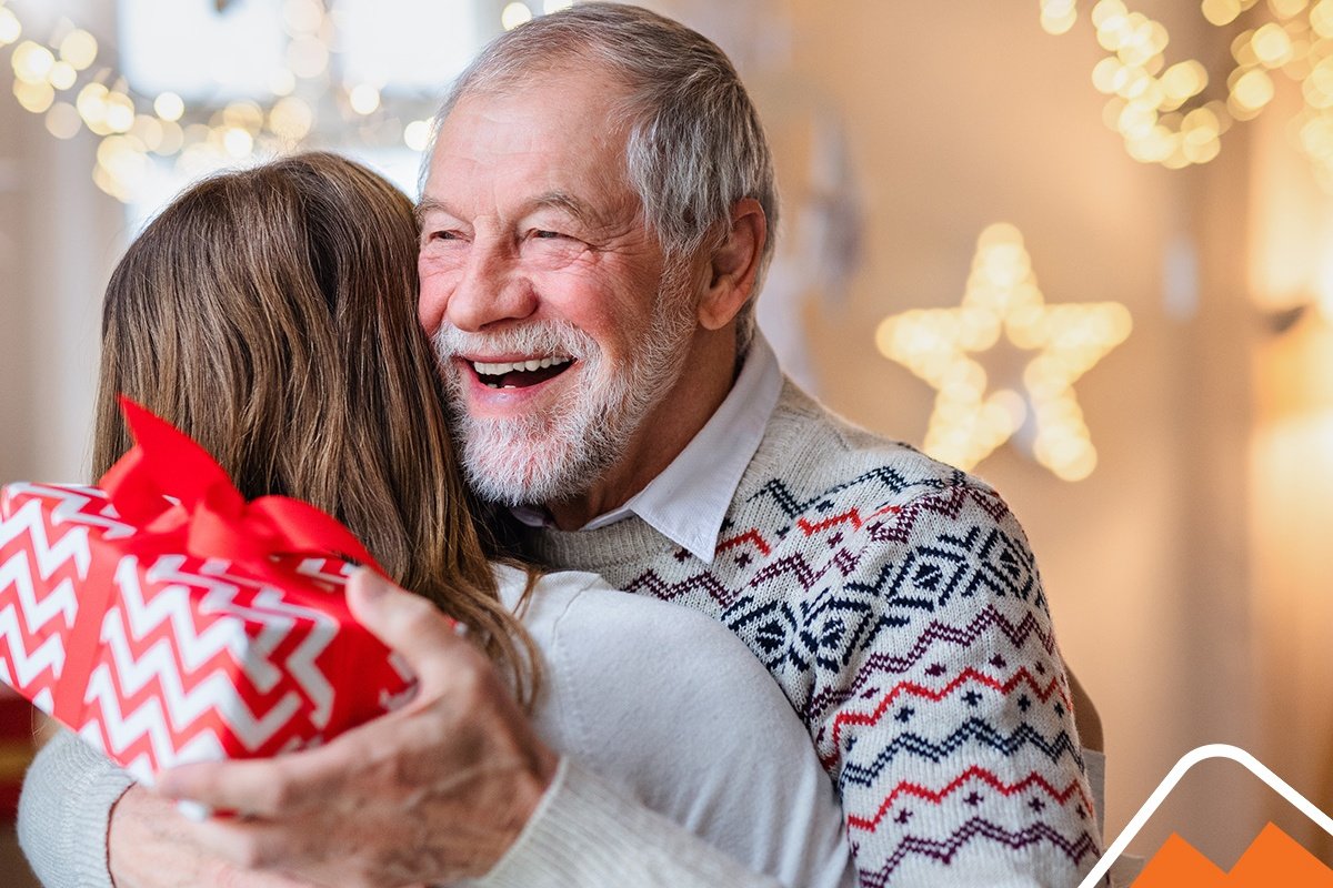 Przed podróżą warto zbadać się w kierunku infekcji COVID-19, aby ochronić bliskim w trakcie spotkania na święta. Jako wartościowy prezent można podarować im, zwłaszcza starszym osobom, pakiety badań profilaktycznych sieci laboratoriów DIAGNOSTYKA
