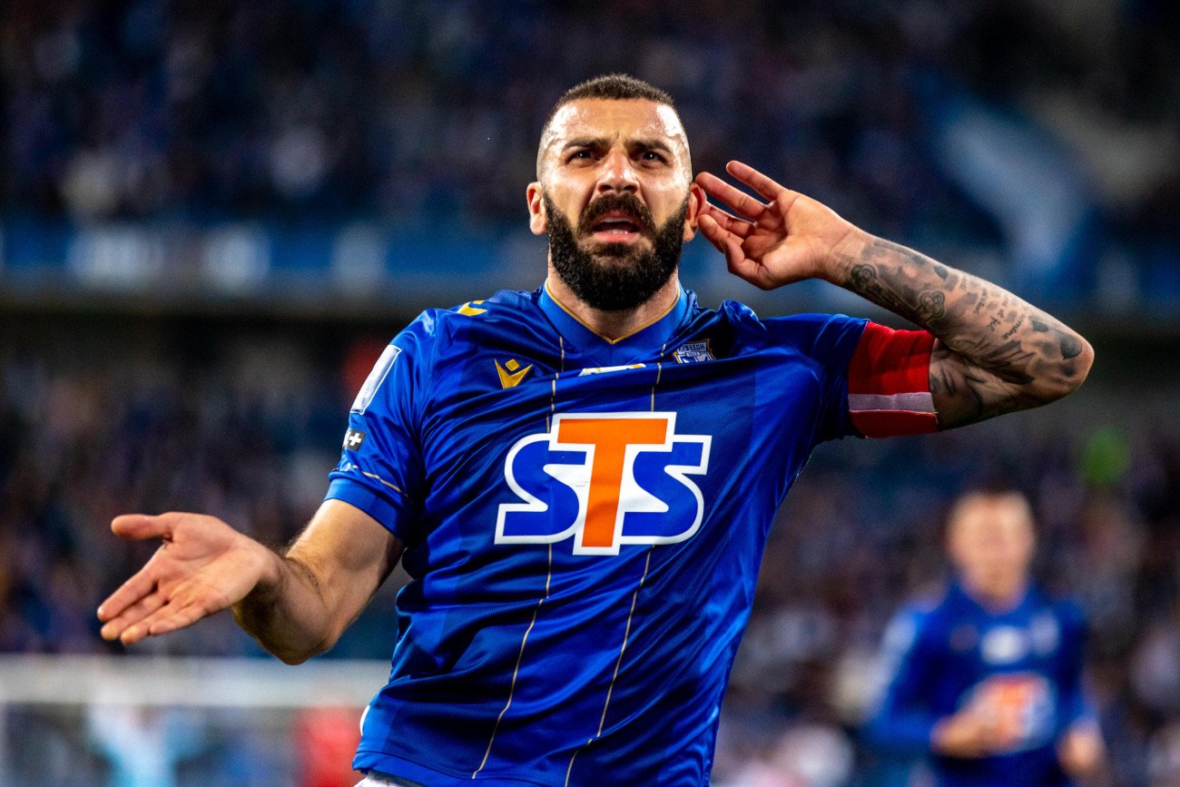 Mikael Ishak dwukrotnie wpisał się na listę strzelców w piątkowym meczu z Wisłą Kraków.