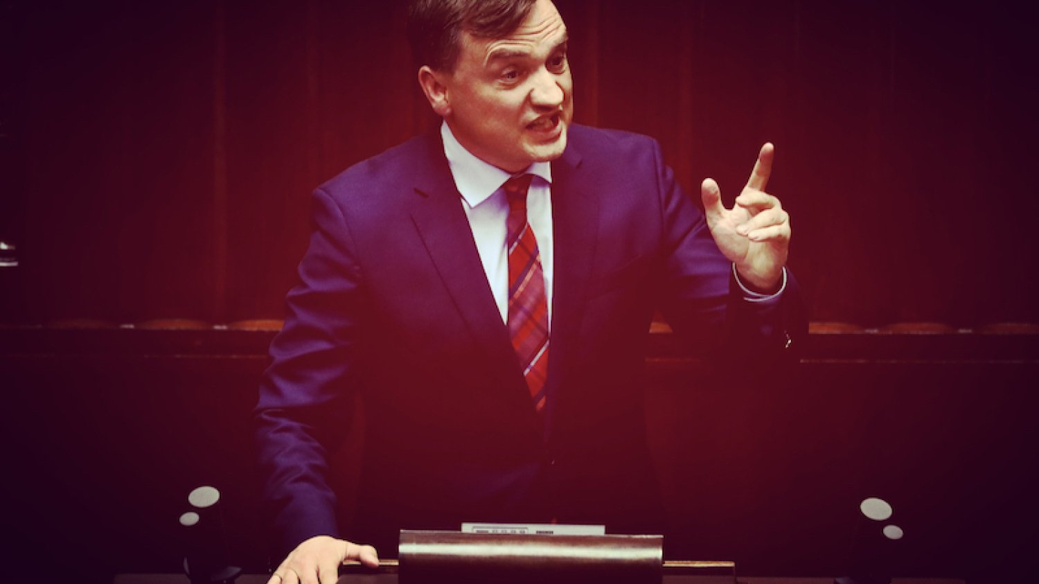 Minister – prokurator Zbigniew Ziobro podczas sejmowej debaty o wotum nieufności wobec niego).