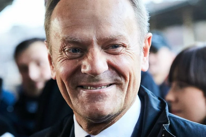 To nie Donald Tusk gratulował Jarosławowi Kurskiemu...