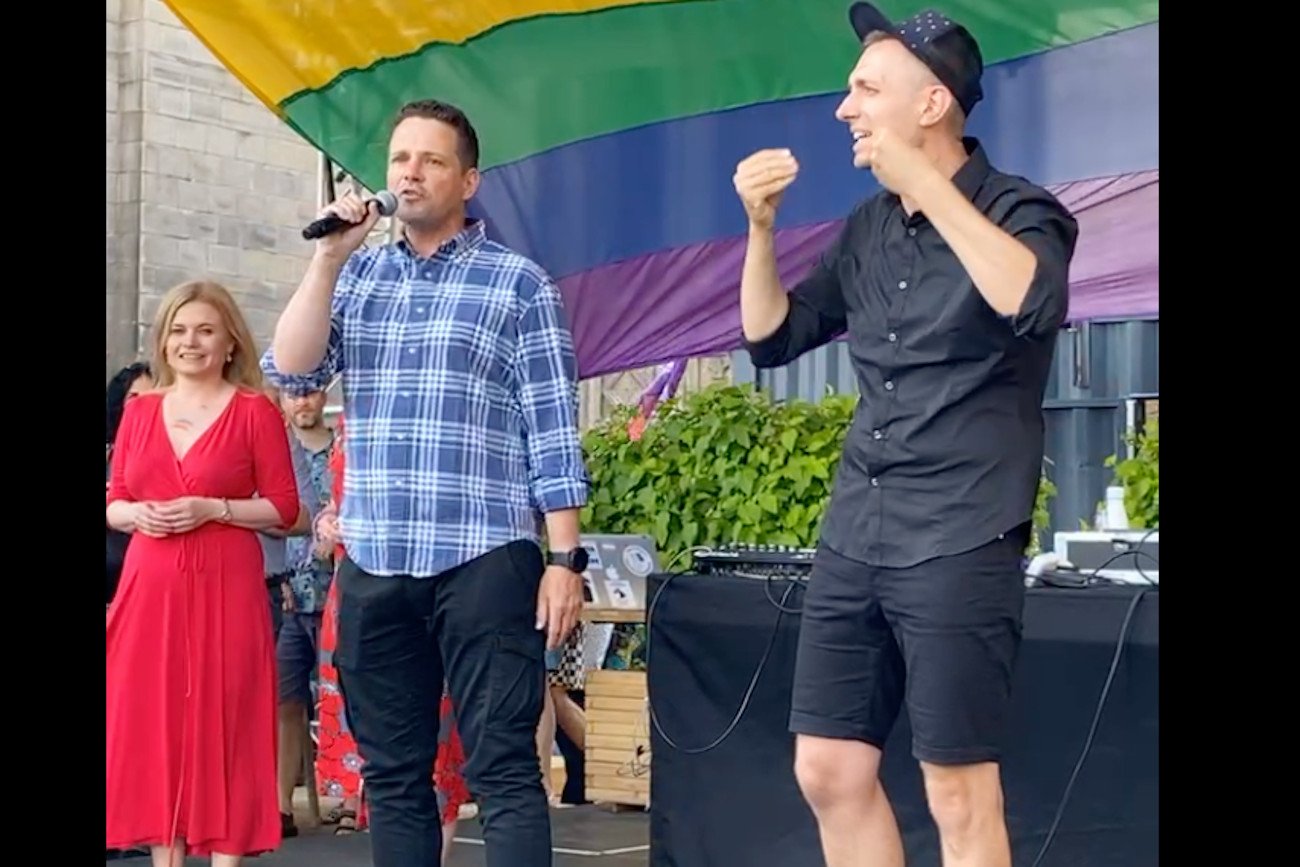 Prezydent Warszawy Rafał Trzaskowski przemawiał podczas Parady Równości.