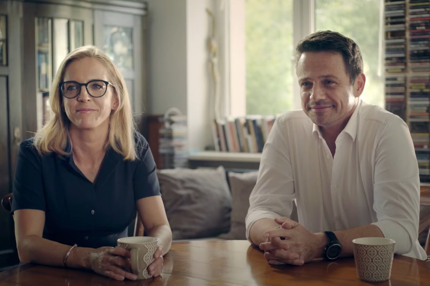 Gdzie mieszka Rafał Trzaskowski? Z żoną pokazują zdjęcia z mieszkania Rafał Trzaskowski prywatnie. Tak mieszka w bloku w Warszawie