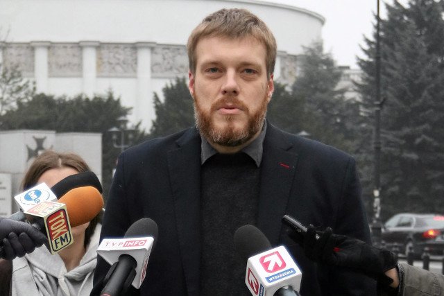 Po zakończeniu konferencji Adrian Zandberg oraz inni członkowie Partii Razem zostali spisani przez policjantów