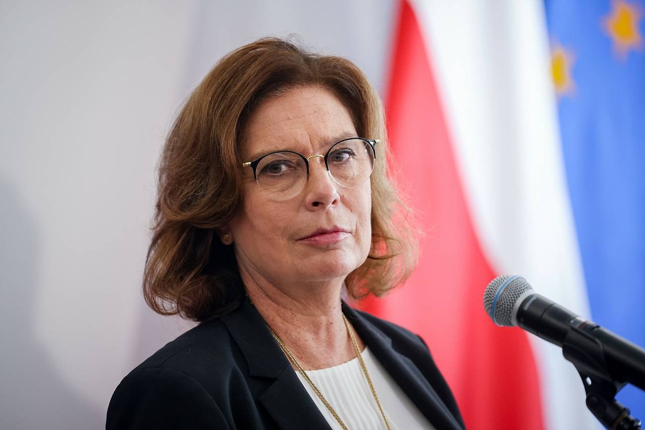 Wicemarszałkini Sejmu Małgorzata Kidawa-Błońska w rozmowie z naTemat.pl wskazuje, dlaczego opozycja nie może bezczynnie czekać na upadek rządu PiS. Wicemarszałkini Sejmu Małgorzata Kidawa-Błońska w rozmowie z naTemat.pl wskazuje, dlaczego opozycja nie może bezczynnie czekać na upadek rządu PiS.