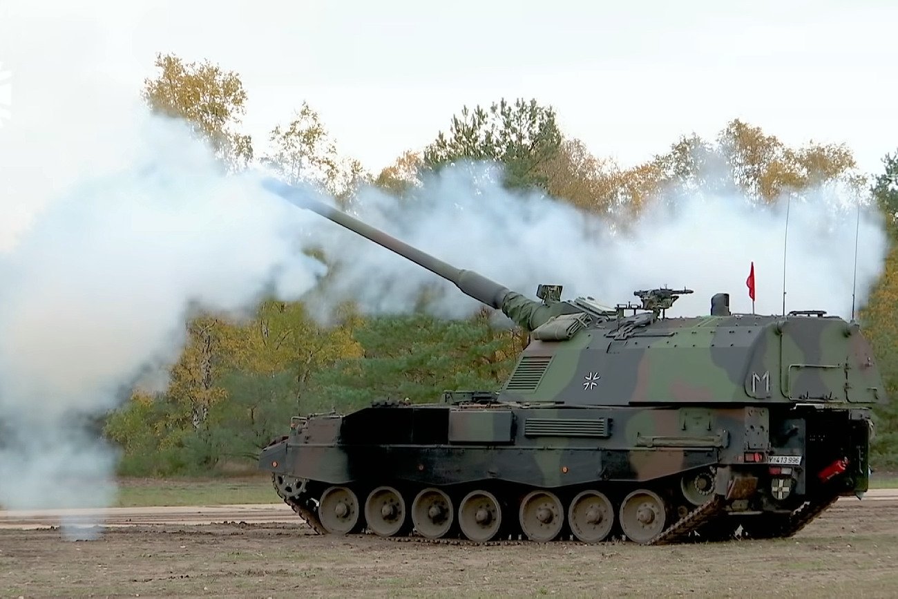 Niemieckie pociski SMArt 155 na wojnie w Ukrainie wystrzeliwane są z nowoczesnych haubic PzH 2000