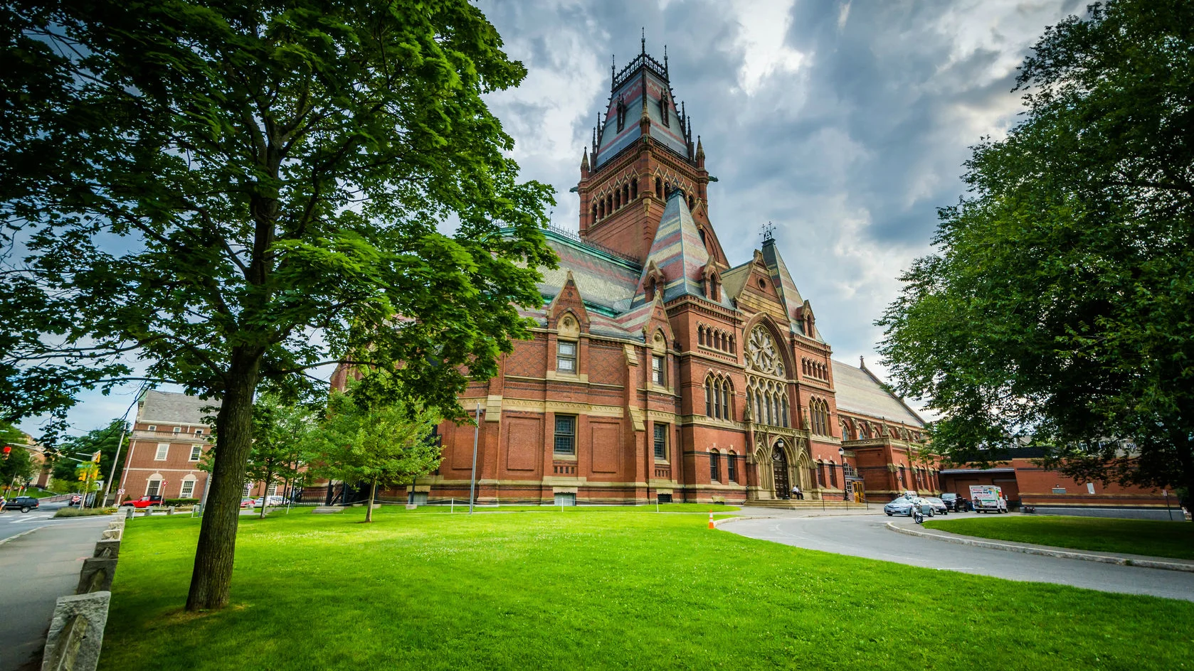 Harvard Memorial Hall, na Uniwersytecie Harvarda, w Cambridge w stanie Massachusetts.