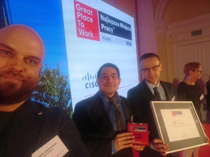 Cisco zostało ostatnio najlepszym w Polsce miejscem do pracy w rankingu Great Place To Work. Łukasz Dąbrowski z lewej.