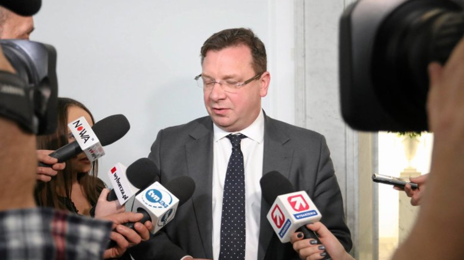 Michał Wójcik, podsekretarz stanu w Ministerstwie Sprawiedliwości, wytknął swoim poprzednikom z PO nagrody sprzed 10 lat.
