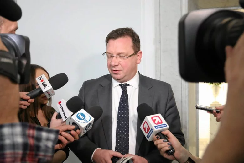 Michał Wójcik, podsekretarz stanu w Ministerstwie Sprawiedliwości, wytknął swoim poprzednikom z PO nagrody sprzed 10 lat.