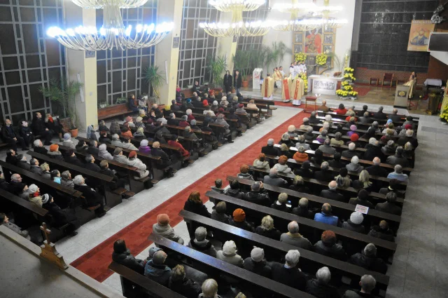 Msza święta w Goleniowie, zawierzenie gminy Jezusowi Chrystusowi Królowi Wszechświata