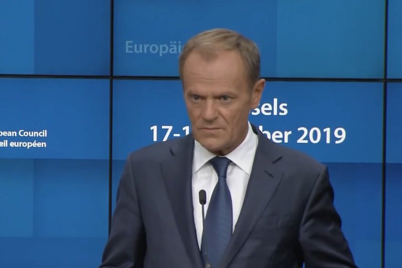 Donald Tusk złożył kolejną kluczową obietnicę w sprawie brexitu.