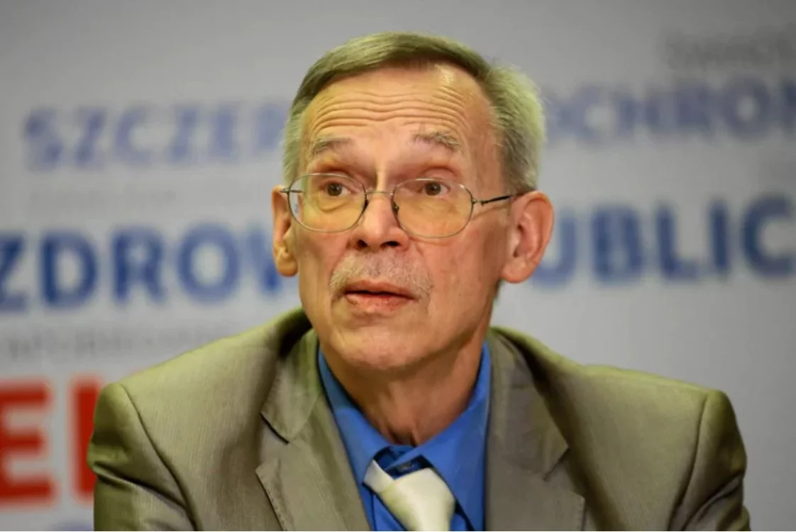 Włodzimierz Gut przyznał, że o sobotnich danych przedstawionych przez Ministerstwo Zdrowia ws. liczby zakażeń COVID-19 "można myśleć albo bardzo optymistycznie, albo pesymistycznie".