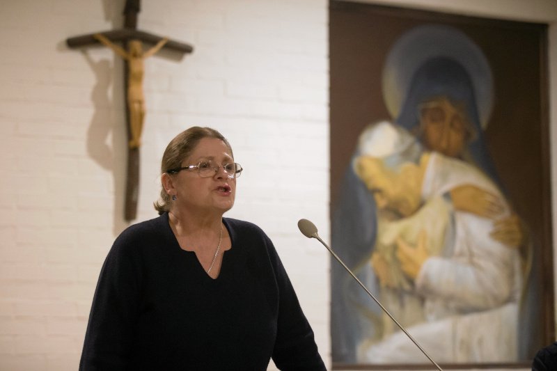 Krystyna Pawłowicz tłumaczyła na Twitterze, dlaczego należy mieszać Boga do polityki i stanowionego prawa.