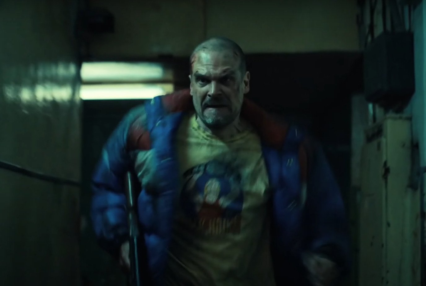 David Harbour jako Jim Hopper w "Stranger Things 4"