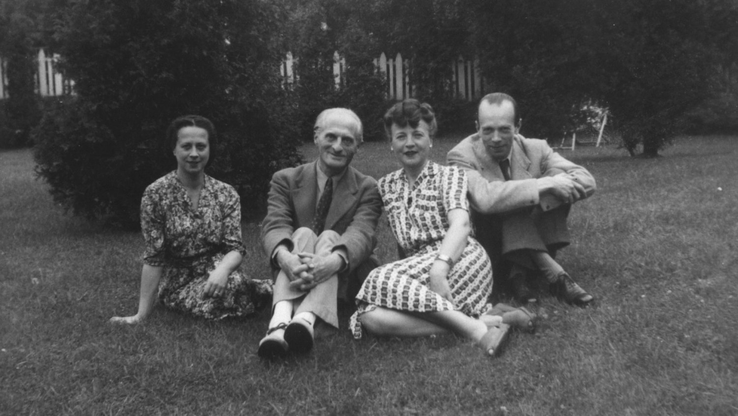 Od lewej: Irena Tuwim, Julian Tuwim z żoną Stefą i Julian Stawiński, mąż Ireny. Toronto, 1945