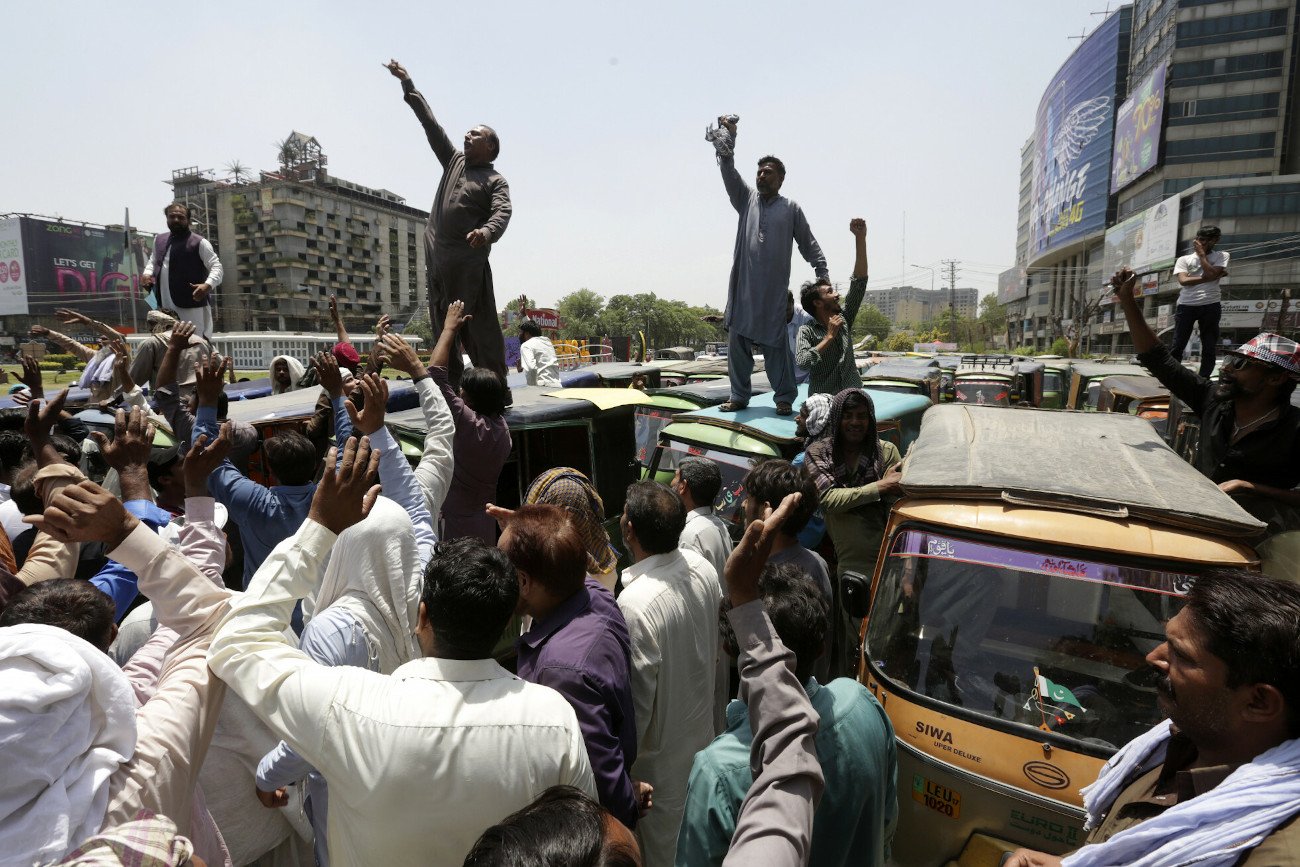 Protesty kierowców w Pakistanie przeciwko wysokim cenom paliwa.