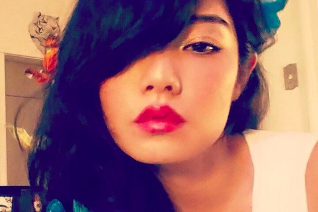 Kobieta od 10 lat zbiera hejty internautów pod jej adresem. Nie uwierzysz co ludzie są w stanie napisać