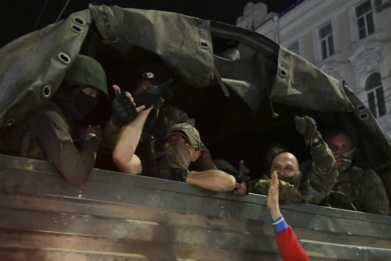 Co dalej z Grupą Wagnera na Białorusi? "Wsadzają ich do autobusów i wywożą"