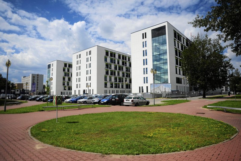 Na terenie Warszawskiego Uniwersytetu Medycznego znaleziono ciało mężczyzny, który najprawdopodobniej zatruł się tlenkiem węgla