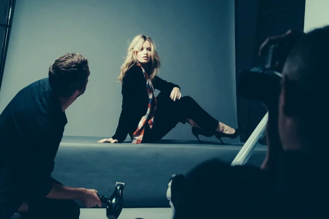 Backstage kampanii Georgia May Jagger for Reserved jesień / zima 2015