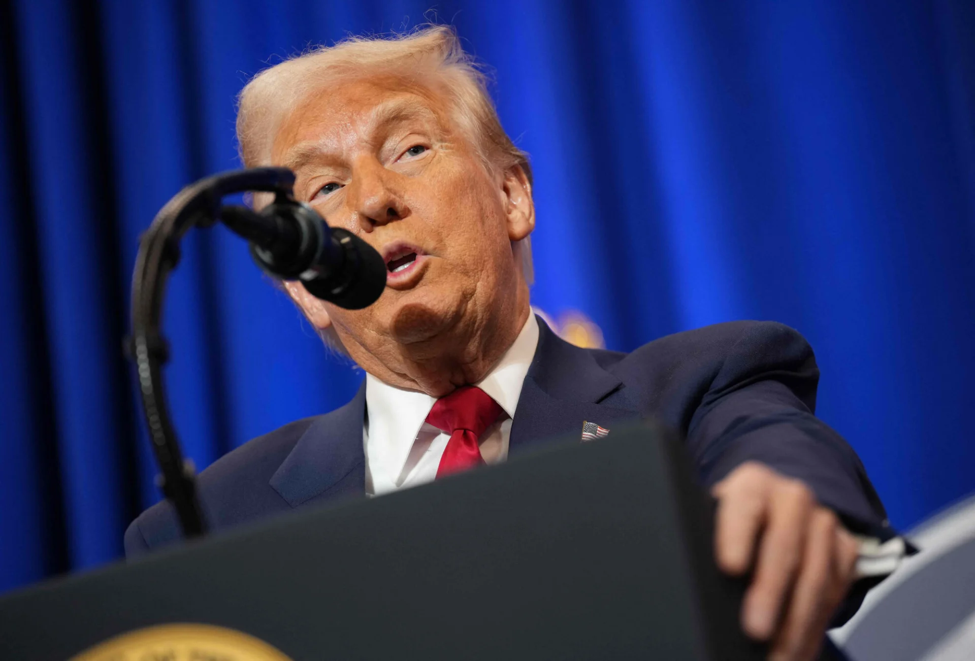Niemieckie media opisują relację Trump-Putin.