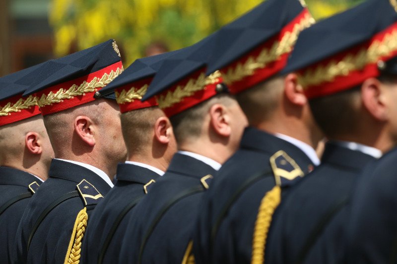 Strażnik, który groził Katarzynie Lubnauer usłyszał dwa zarzuty. Mężczyzna przyznał się do winy i wyraził skruchę.