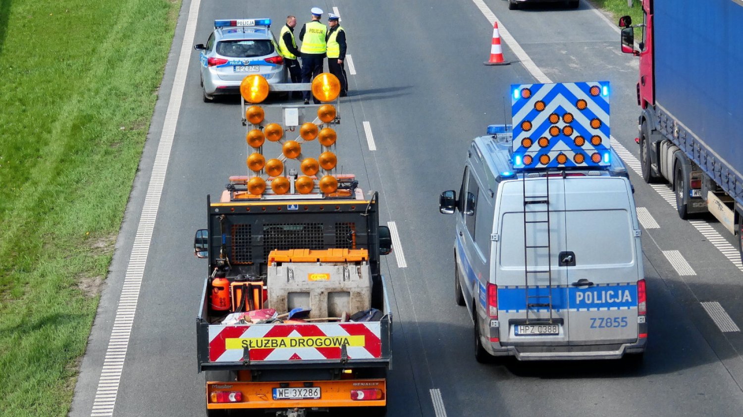 Na A1 doszło do groźnego wypadku. Turyści w drodze nad Bałtyk mają problem Grożny wypadek na autostradzie A1. Utrudnienia w kierunku Gdańska potrwają kilka godzin