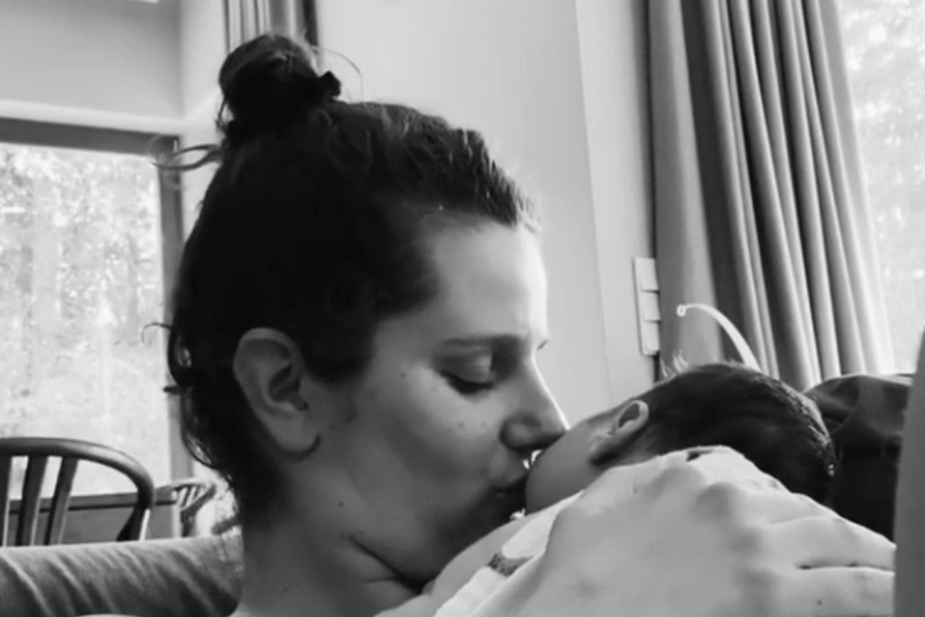 Zosia Zborowska wzruszyła fanów do łez śpiewając kołysankę małej Nadziejce. Zosia Zborowska wzruszyła fanów do łez śpiewając kołysankę małej Nadziejce.