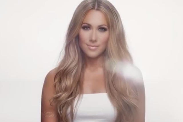 Fragment teledysku Colbie Caillat.