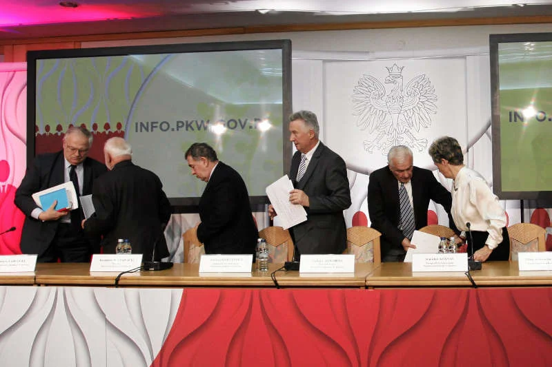 Urzędnicy w Polsce nie mają kompetencji do oceny projektów i produktów informatycznych - mówi w "Bez autoryzacji" dr hab. Tomasz Aleksandrowicz