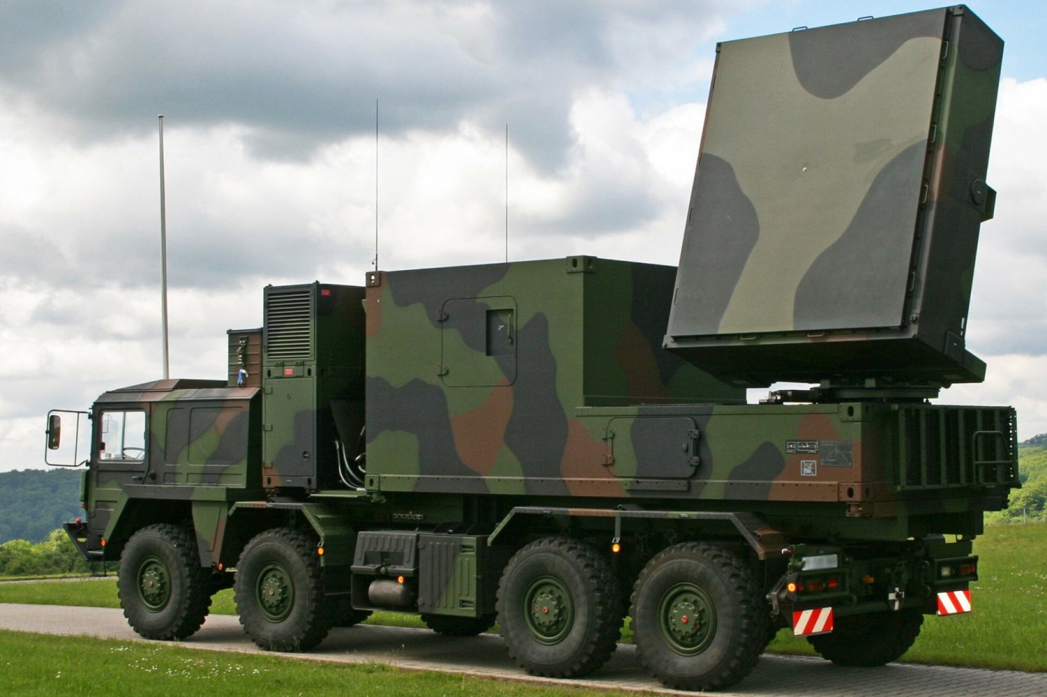 Niemcy przekażą Ukrainie systemy radarowe Cobra.