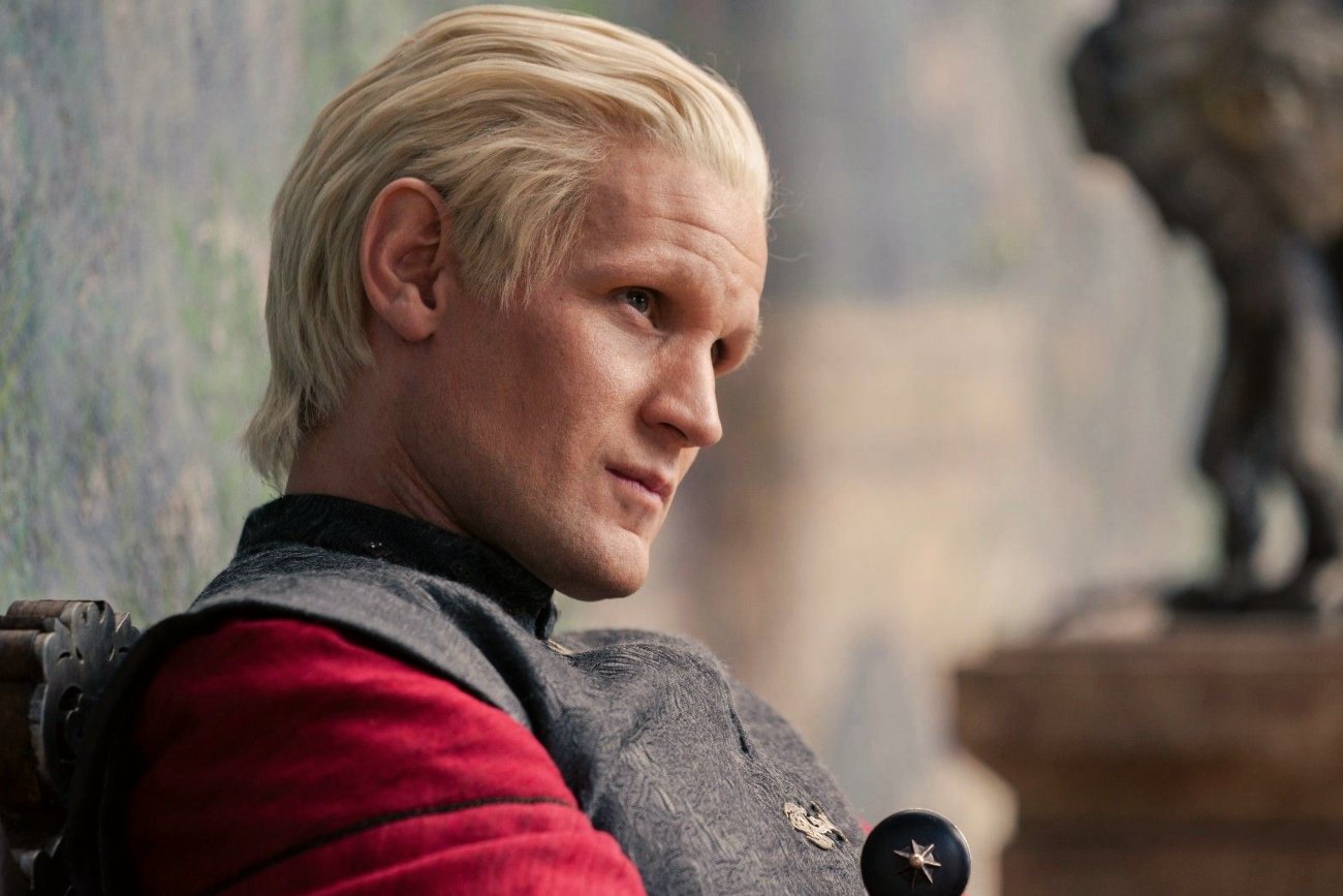 W 2. sezonie "Rodu smoka" pojawi się motyw zemsty Daemona Targaryena - "Blood and Cheese". W 2. sezonie "Rodu smoka" pojawi się motyw zemsty Daemona Targaryena - "Blood and Cheese".