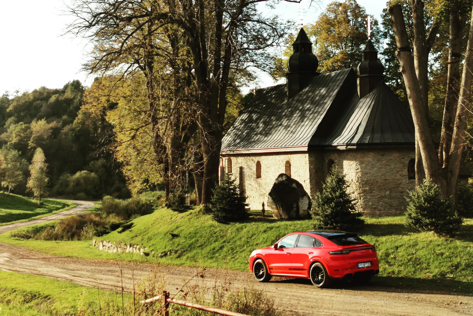 Porsche Cayenne w wersji Coupe to bardzo udany wariant popularnego SUV-a.