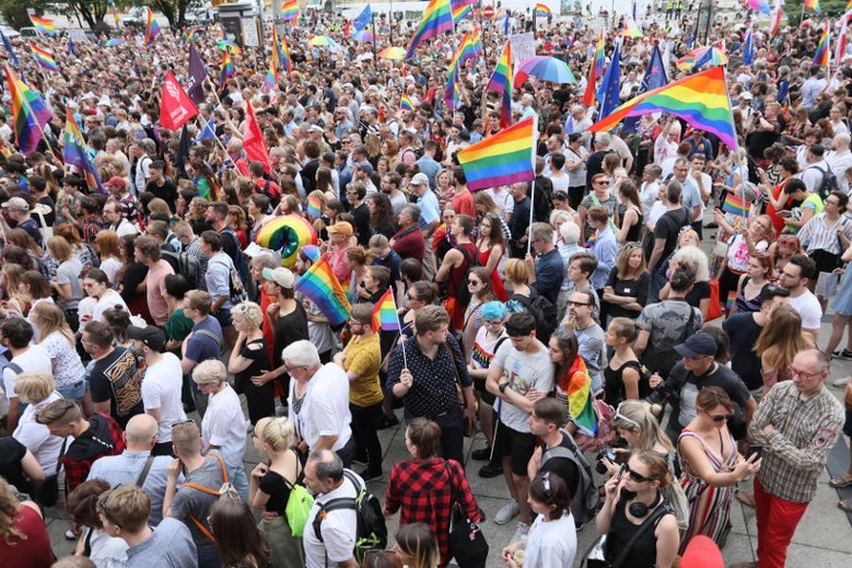 Narodowcy organizują w Warszawie marsz różańcowy, by przeprosić Boga za parady równości.