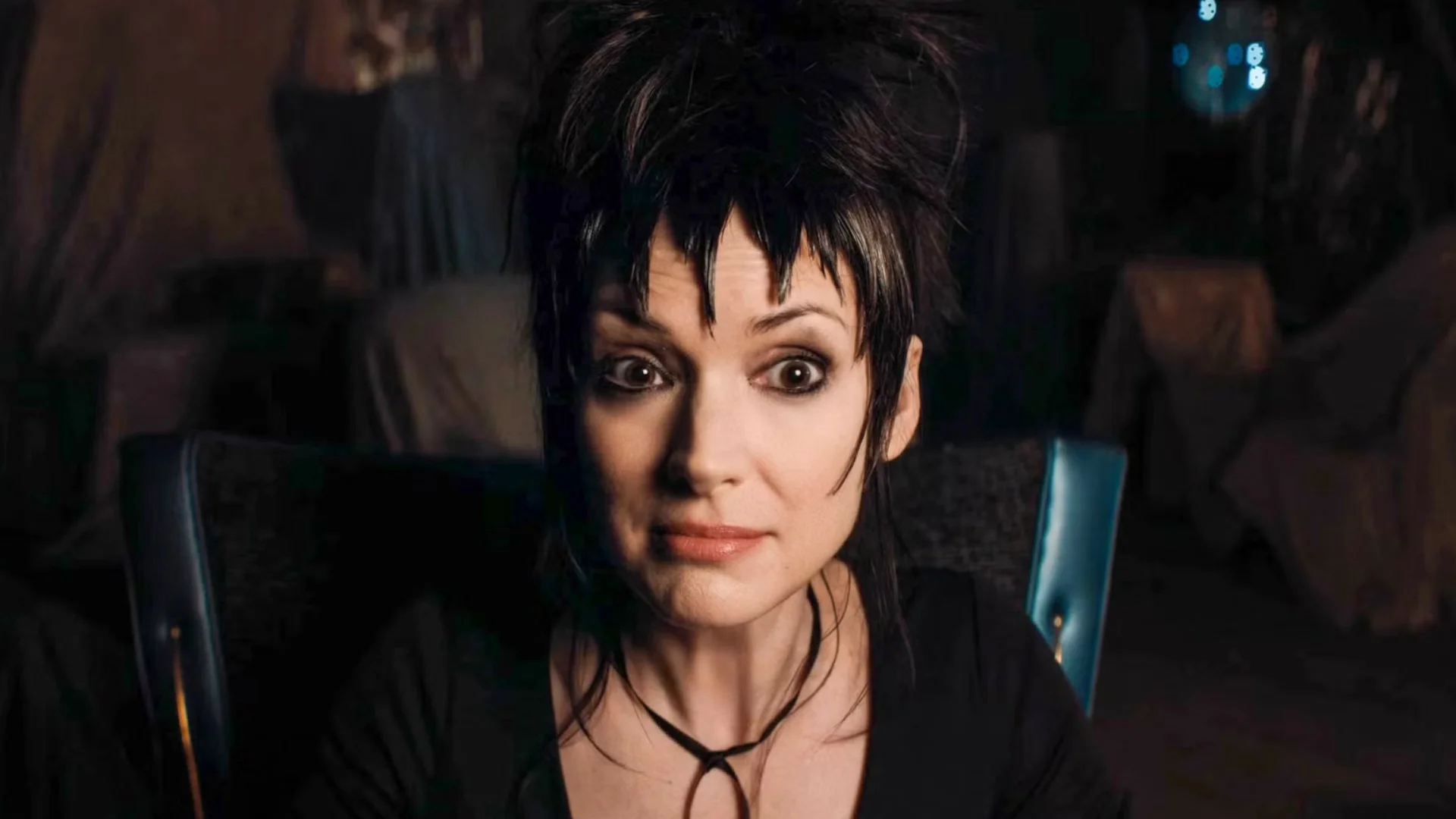 Gwiazda "Stranger Things" w 3. sezonie "Wednesday". Do serialu pasuje jak ulał Winona Ryder jako Lydia Deetz w filmie "Sok z żuka 2"
