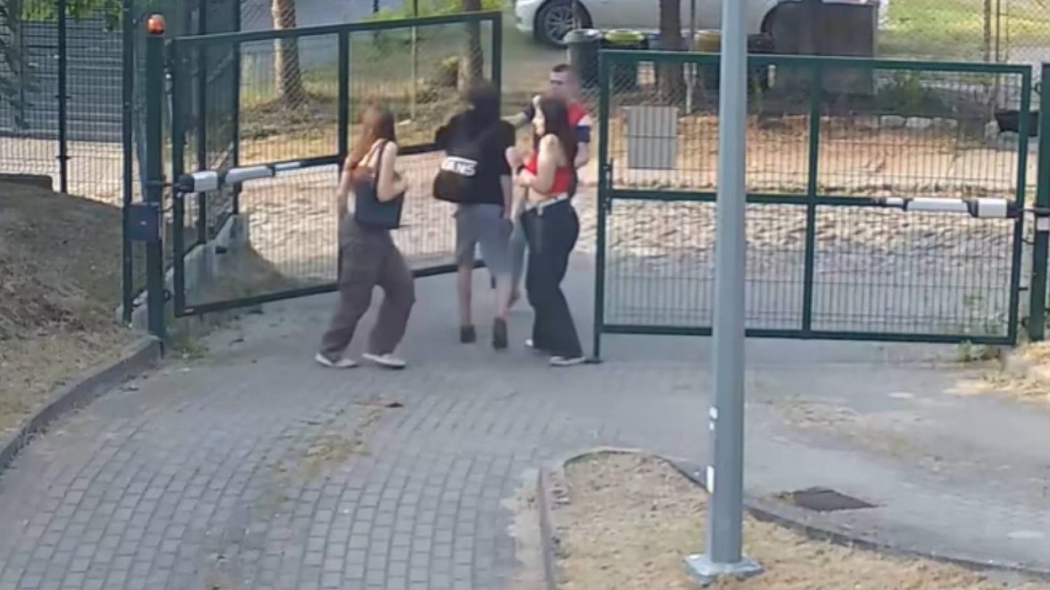 Olsztyn: policja szuka nastolatków z nagrania. Ich rodzice słono zapłacą