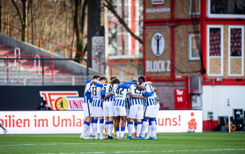 W kluczowym momencie sezonu Hertha Berlin musi sobie poradzić bez trenera