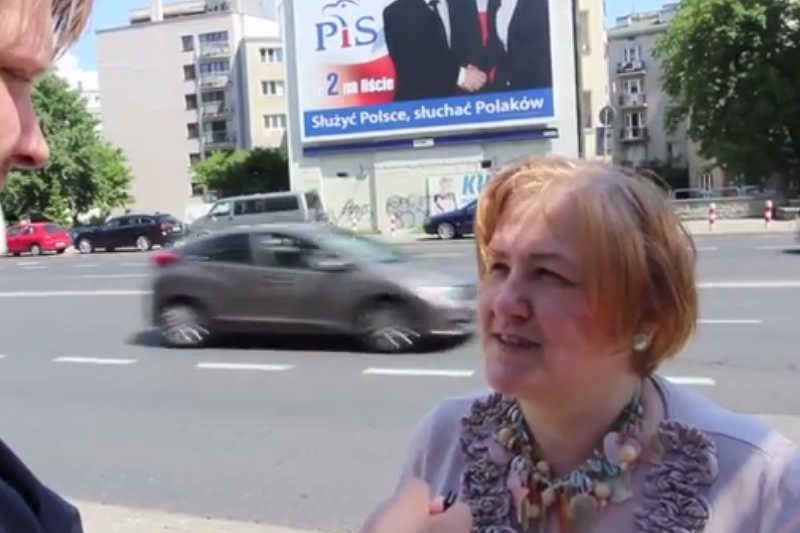 Pomimo milionów na reklamę PO i PiS nie nauczyły Polaków jak brzmią ich hasła wyborcze.